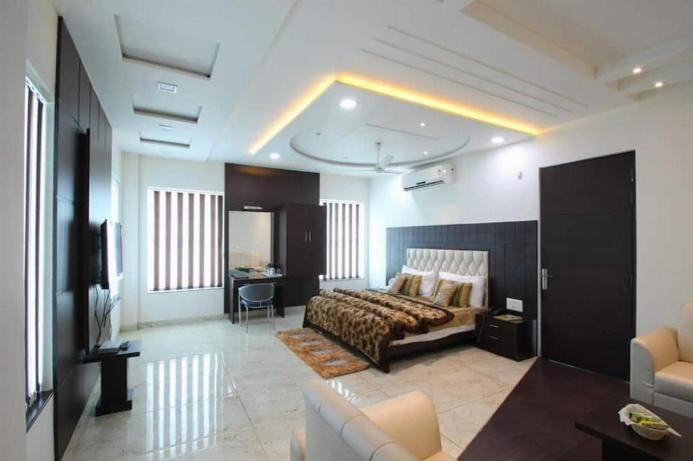 Hotel Madhushrie Main image