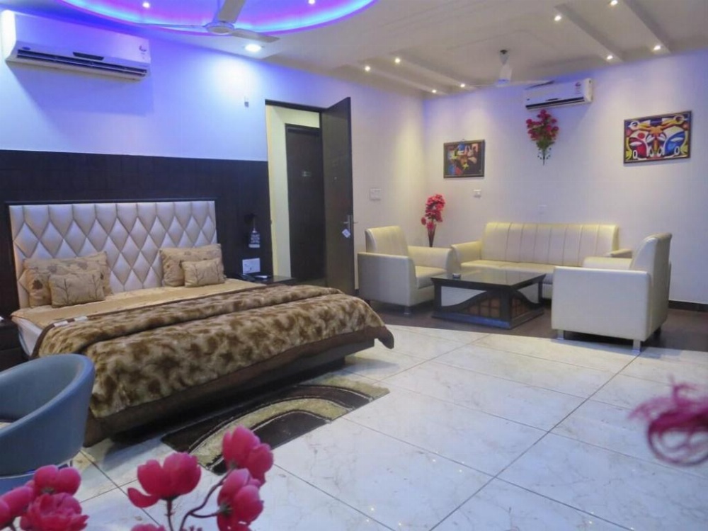 Room image 2