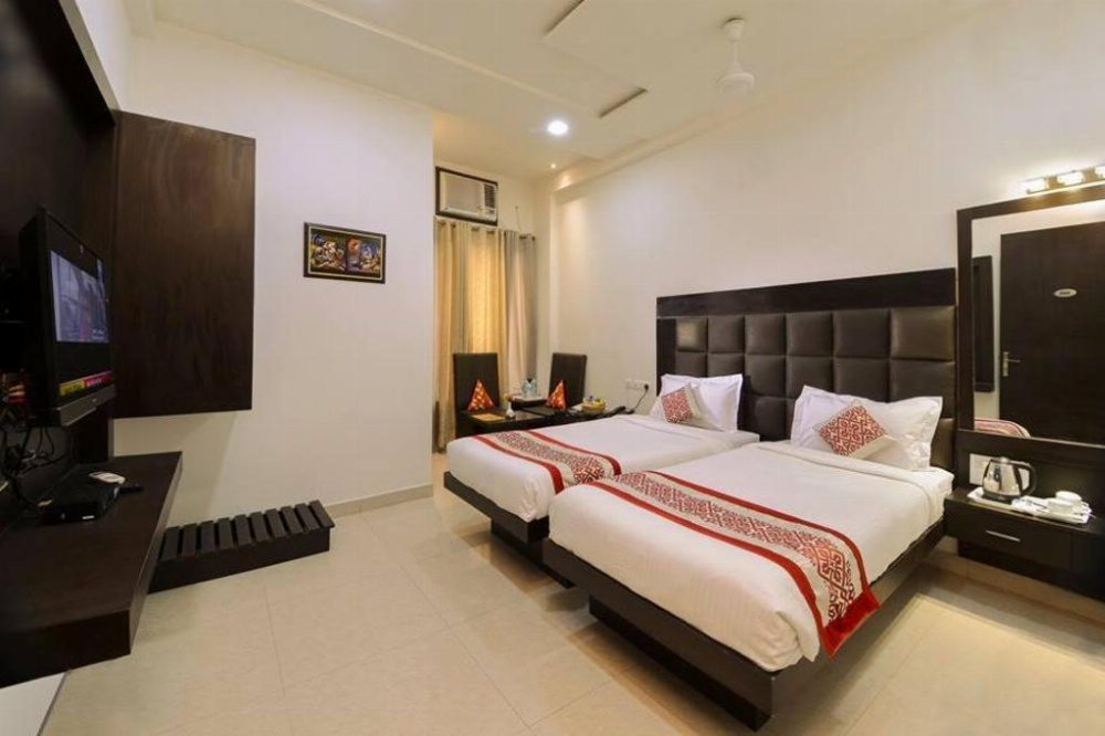 Room image 3