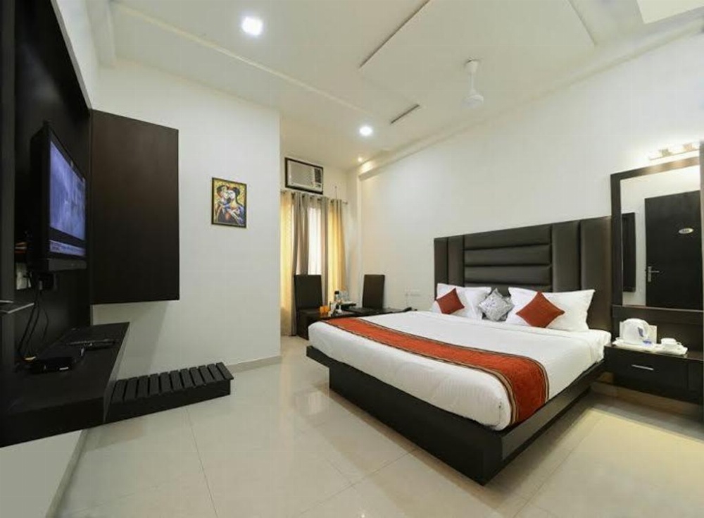 Room image 4