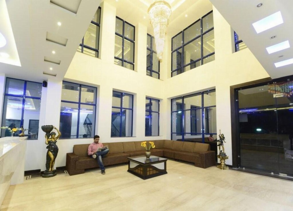 Hotel Madhushrie